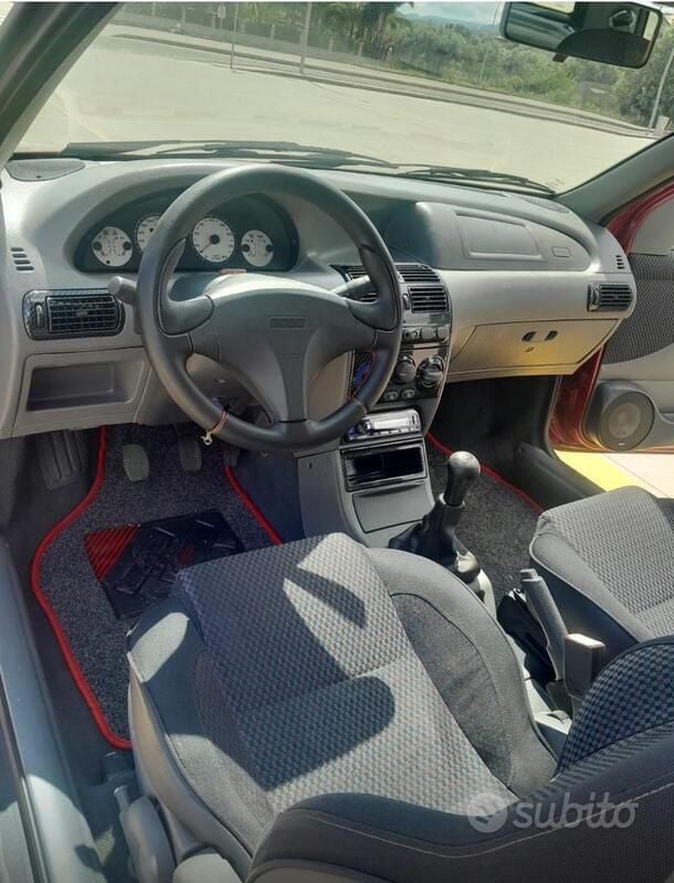 Usata Fiat Punto 133 CV (97 kW) 1995 Utilitaria