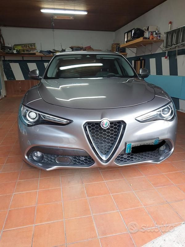 Usata Alfa Romeo Stelvio Executive 210 CV (154 kW) 2019 Grigio SUV