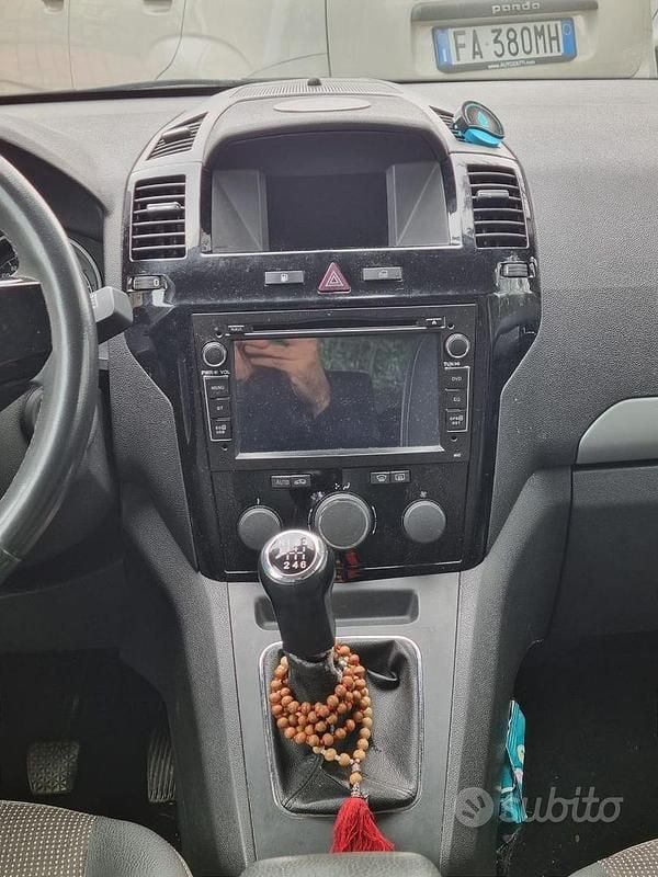 Usata Opel Zafira 2010 Nero Monovolume