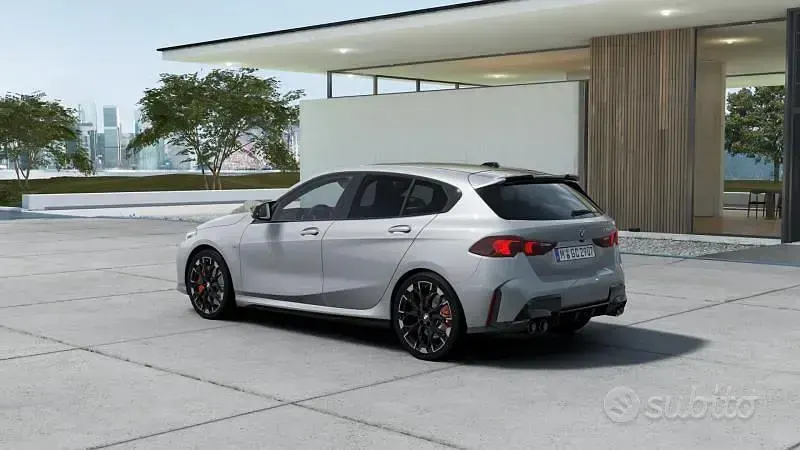 Nuova BMW M135 M Sport 300 CV (220 kW) 2026 Grigio Utilitaria