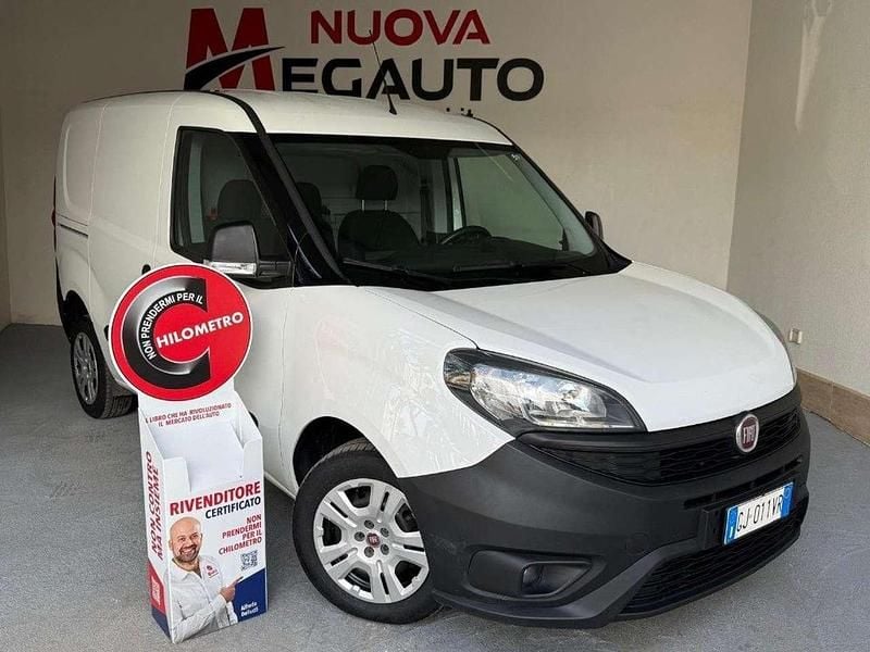 Bianco Usata 2022 Fiat Doblò Monovolume | 11.990 € (Buon prezzo) - Immagine 1/4