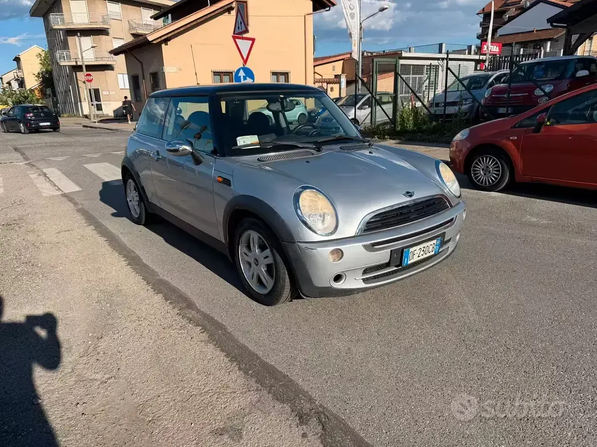 Usata Mini ONE 90 CV (66 kW) 2006 Grigio Utilitaria