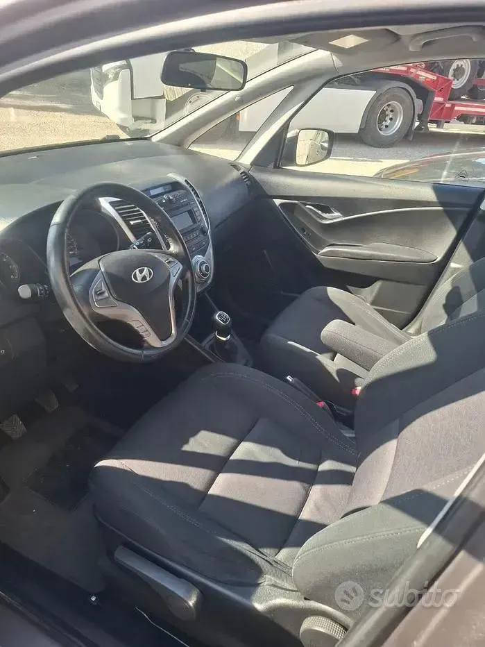 Usata Hyundai ix20 90 CV (66 kW) 2011 Grigio Utilitaria