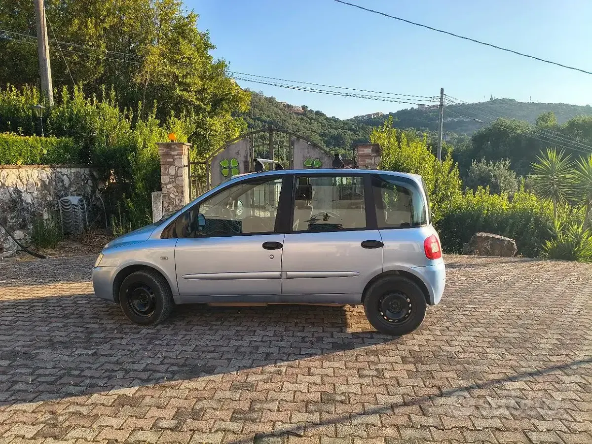 Usata Fiat Multipla 103 CV (75 kW) 2010 Bluazzurro Monovolume