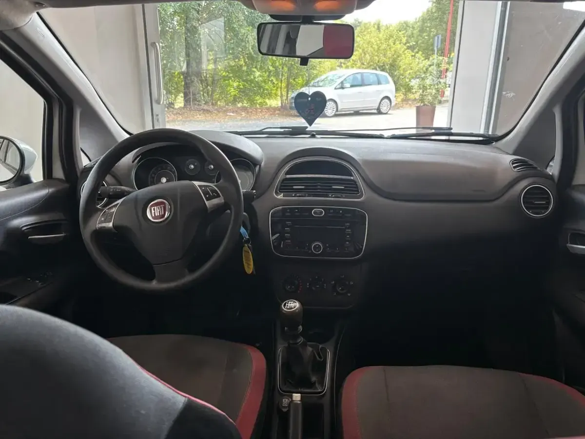 Usata Fiat Punto Evo Emotion 77 CV (56 kW) 2012 Bianco Utilitaria