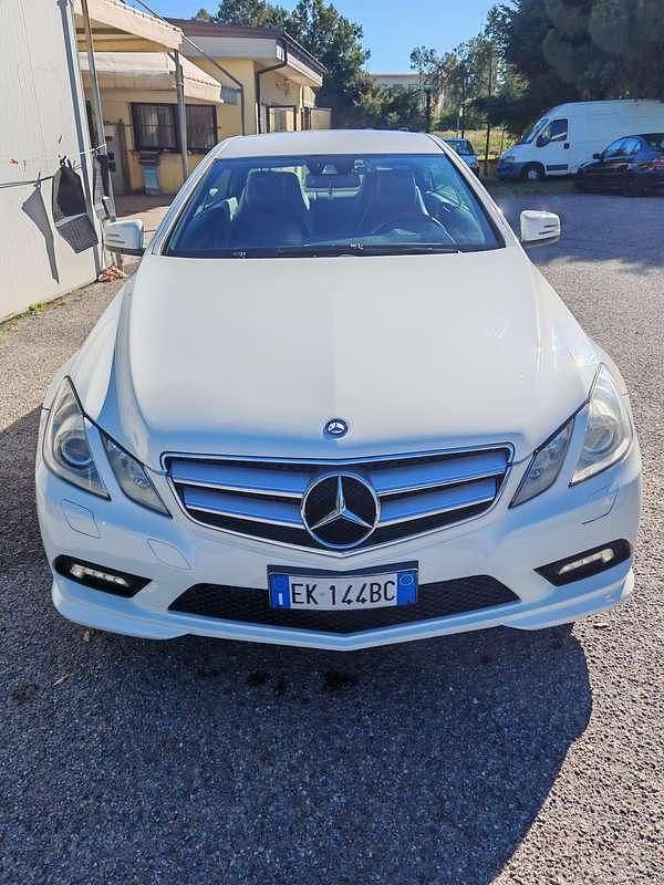 Bianco Usata 2011 Mercedes E220 Avantgarde Coupé | 6000 € (Super prezzo) - Immagine 1/4