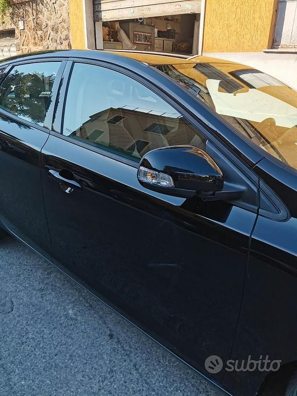 Gebraucht Volvo V40 120 PS (88 kW) 2017 Schwarz Kombi