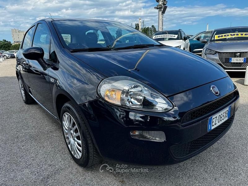 Usata Fiat Punto Lounge 77 CV (56 kW) 2015 Blu Utilitaria