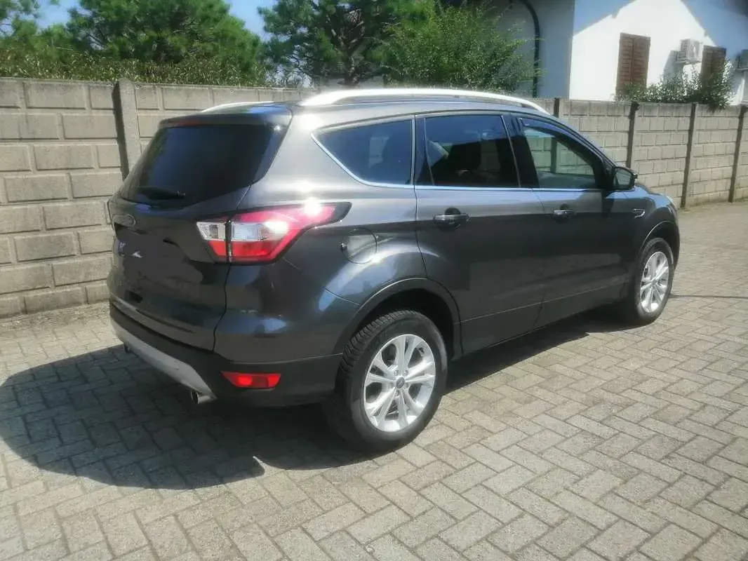 Usata Ford Kuga Titanium S 120 CV (88 kW) 2017 SUV