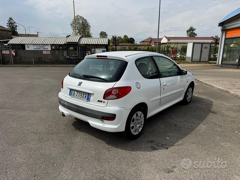 Usata Peugeot 206 60 CV (44 kW) 2010 Bianco Berlina
