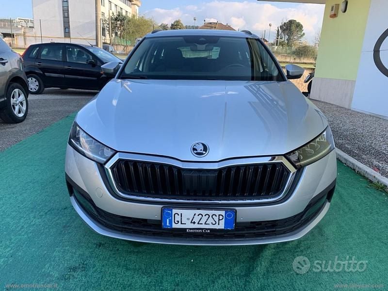 Usata Skoda Octavia 150 CV (110 kW) 2022 Grigio Station wagon
