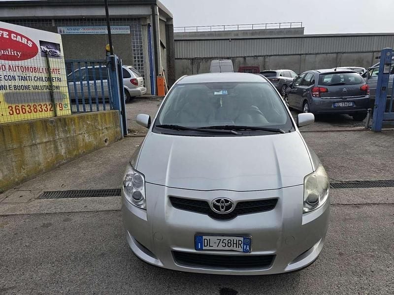 Usata Toyota Auris Sol 124 CV (91 kW) 2007 Argento Utilitaria