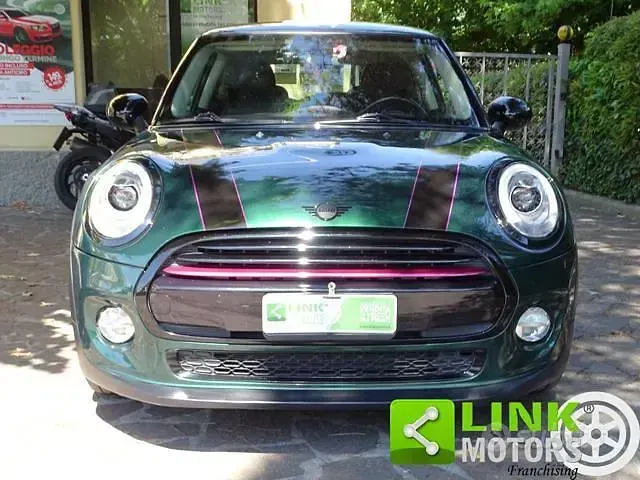 Usata Mini Cooper D 116 CV (85 kW) 2016 Verde scuro Utilitaria