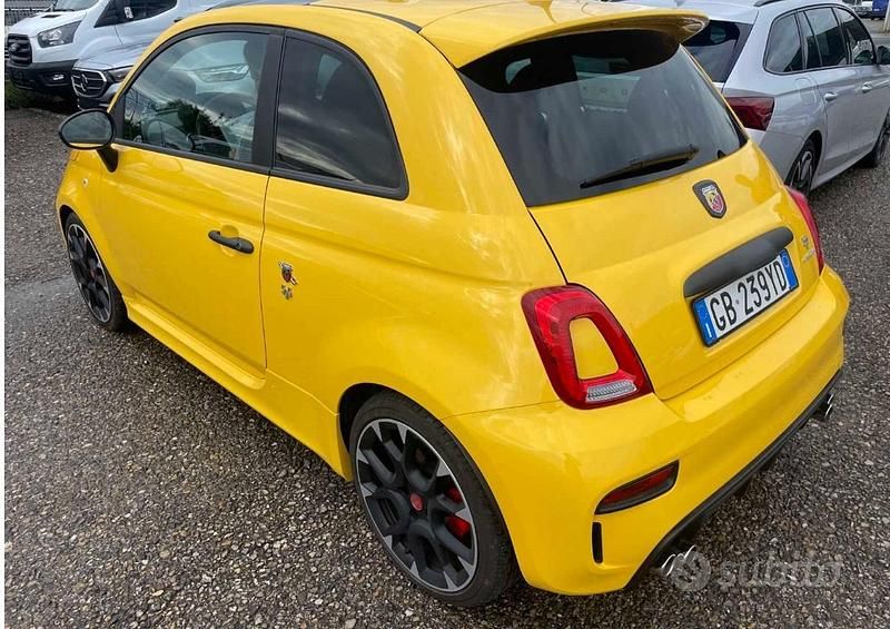Usata Fiat 500 Abarth 180 CV (132 kW) 2020 Giallo Utilitaria