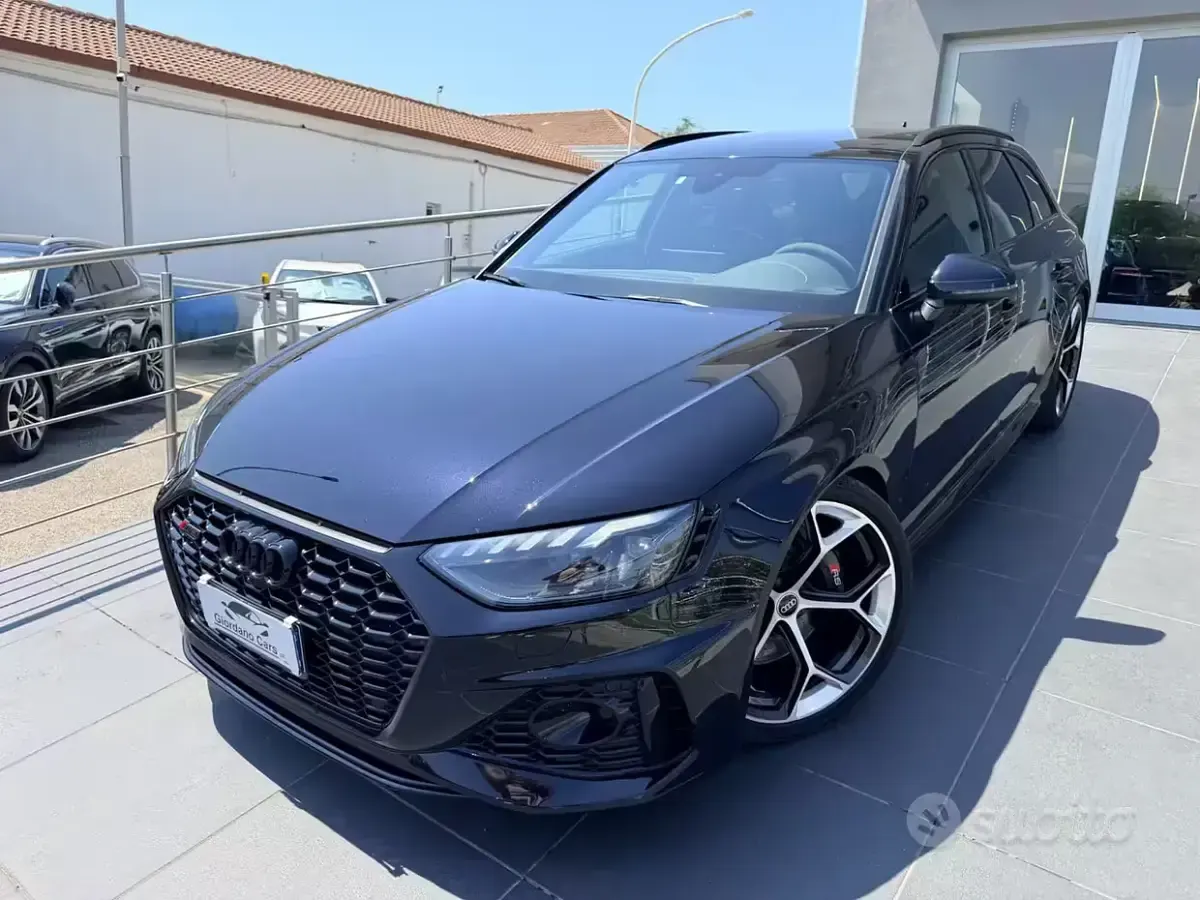 Usata Audi RS4 Performance 450 CV (330 kW) 2024 Nero Station wagon