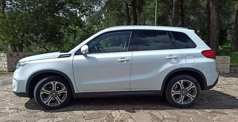Bianco Usata 2018 Suzuki Vitara SUV | 14.000 € (Buon prezzo) - Immagine 1/4