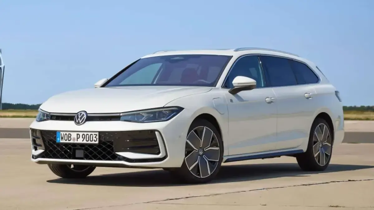 Nuova VW Passat Business 193 CV (141 kW) 2025 Argento Station wagon