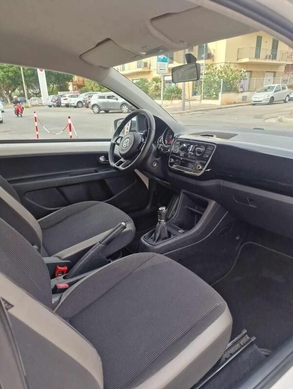 Usata VW up! 67 CV (49 kW) 2015 Bianco Utilitaria
