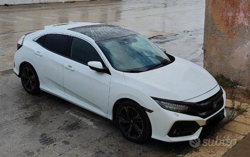 Usata 2018 Honda Civic Executive Tre volumi | 15.500 € (Cara) - Immagine 1/4
