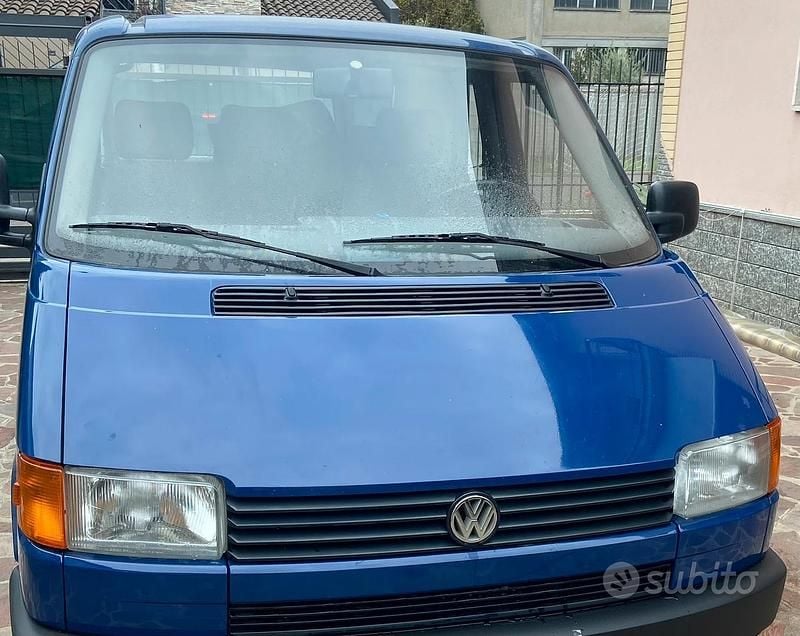 Blu Usata 1994 VW Caravelle Monovolume | 13.500 € - Immagine 1/4