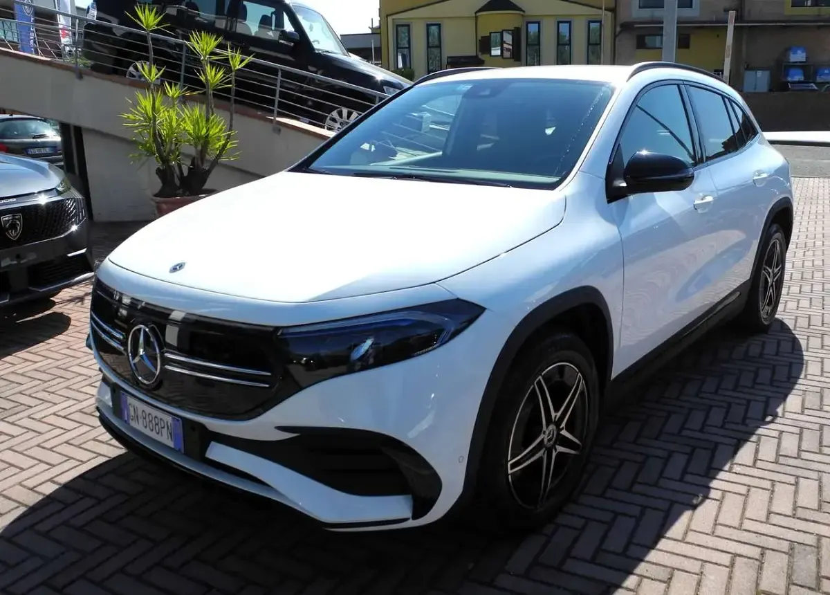Usata Mercedes EQA250+ 94 kW (129 CV) 2023 Pastello SUV