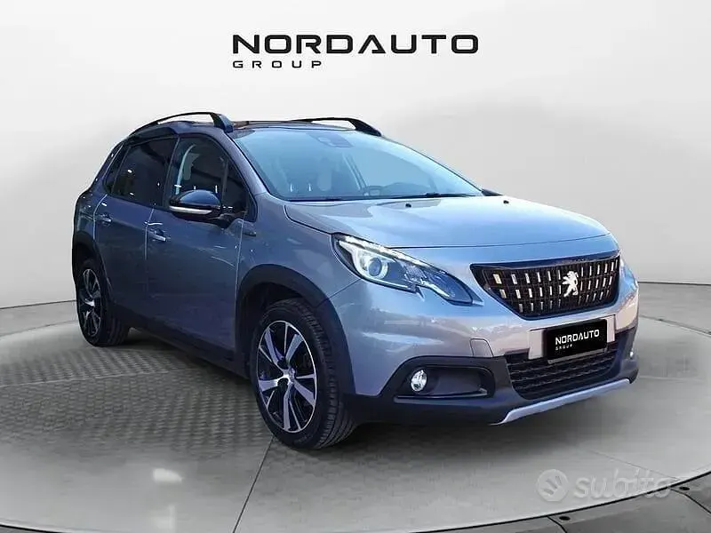 Usata Peugeot 2008 GT-line 110 CV (80 kW) 2017 Grigio SUV