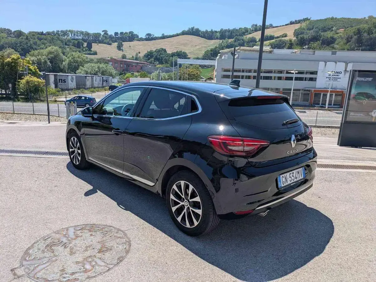 Usata Renault Clio V Techno 90 CV (66 kW) 2023 Nero Berlina