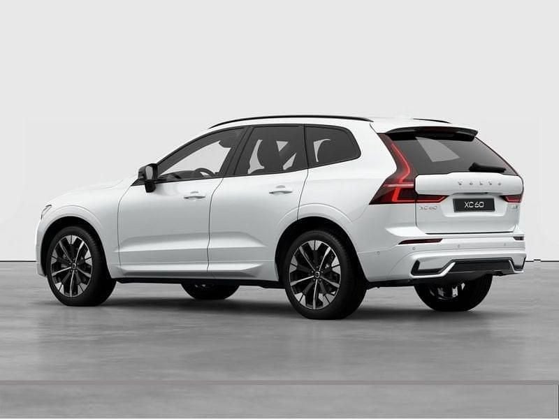 Nuova Volvo XC60 Plus 250 CV (183 kW) 2026 Bianco SUV