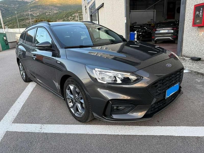 Usata Ford Focus ST-Line 120 CV (88 kW) 2021 Bronzo Station wagon