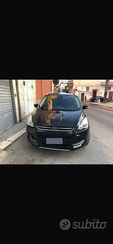 Usata Ford Kuga Titanium 120 CV (88 kW) 2016 Nero SUV