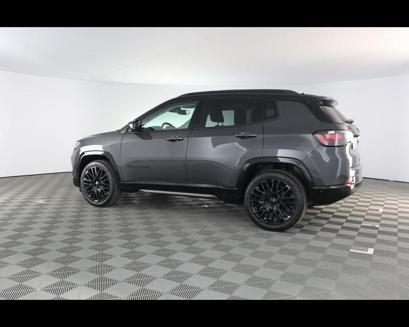 Usata Jeep Compass 131 CV (96 kW) 2024 Grigio / pastello SUV