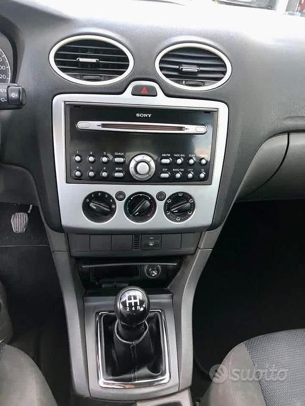 Usata Ford Focus S 110 CV (80 kW) 2007 Grigio Station wagon