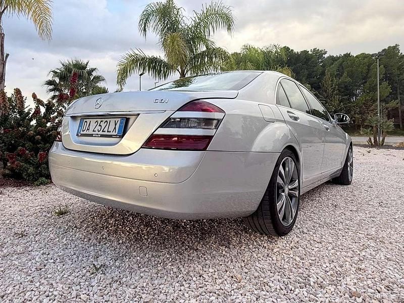 Usata Mercedes S320 Avantgarde 235 CV (172 kW) 2006 Argento Berlina