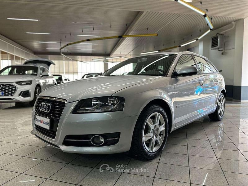 Usata Audi A3 Attraction 105 CV (77 kW) 2012 Argento Utilitaria
