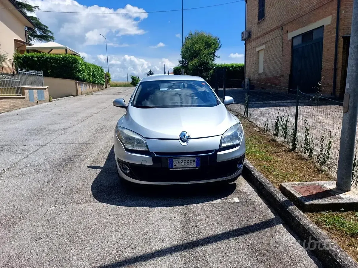 Usata Renault Mégane III 110 CV (80 kW) 2012 Grigio Berlina