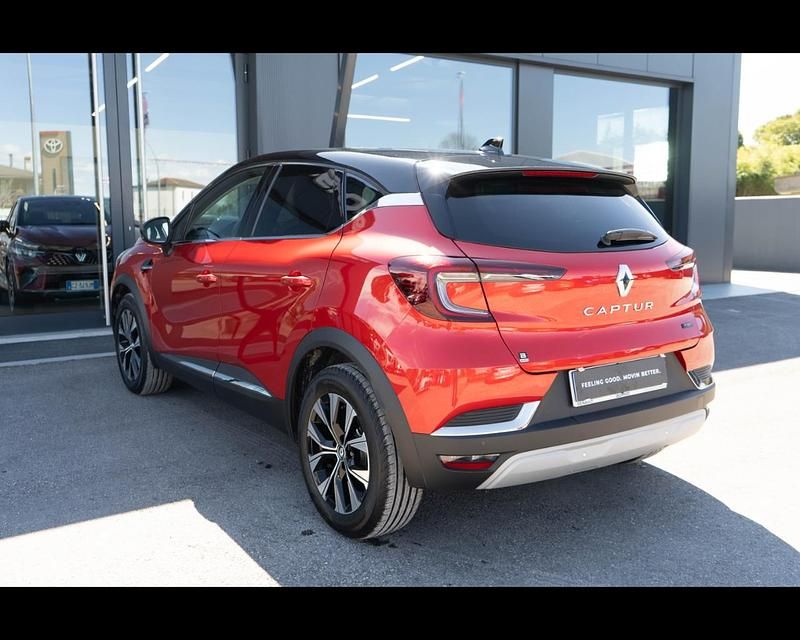 Usata Renault Captur Techno 143 CV (105 kW) 2023 Rosso met SUV