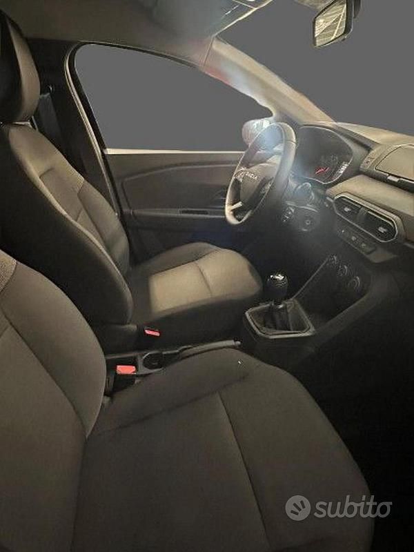 Usata Dacia Sandero Essentiel 67 CV (49 kW) 2024 Blu Utilitaria