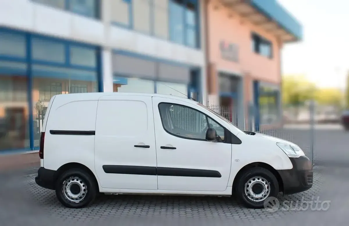 Usata Citroën Berlingo 90 CV (66 kW) 2016 Bianco Monovolume