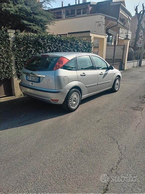 Usata Ford Focus Ghia 116 CV (85 kW) 2004 Berlina