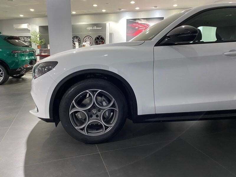 Nuova Alfa Romeo Stelvio Sprint 160 CV (117 kW) 2025 Bianco SUV