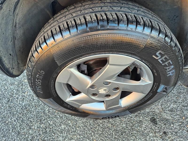 Usata Dacia Duster Lauréate 110 CV (80 kW) 2015 Nero Station wagon