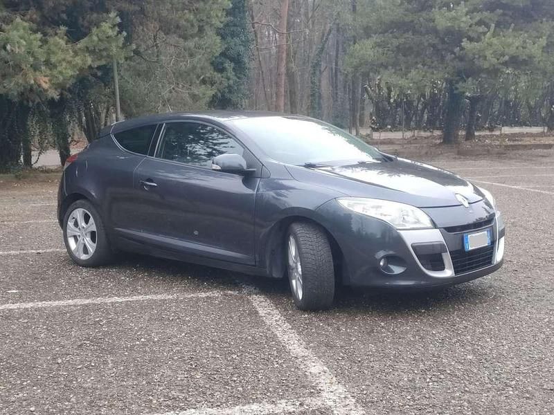 Usata Renault Mégane Coupé Dynamique 110 CV (80 kW) 2009 Grigio Coupé