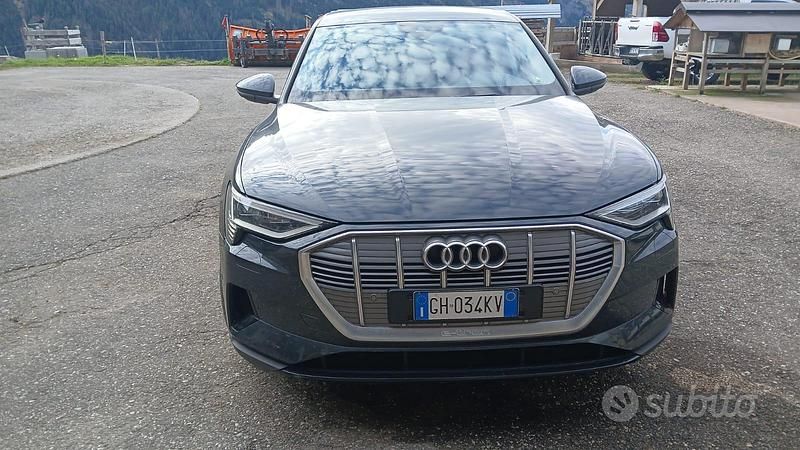 Usata Audi e-tron 230 kW (313 CV) 2022 Nero SUV