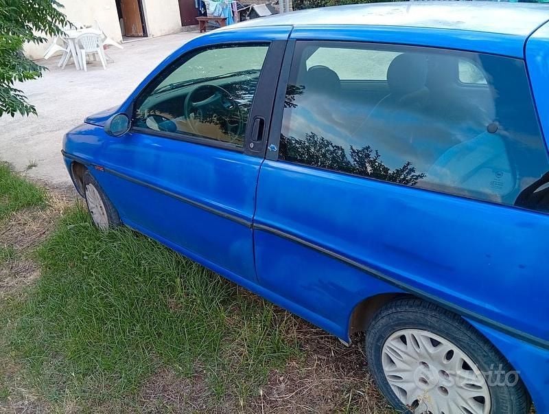 Usata Lancia Ypsilon 54 CV (39 kW) 1998 Utilitaria