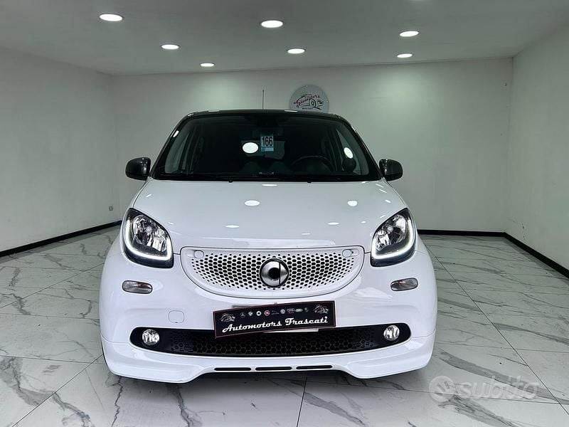 Usata Smart ForFour Brabus 90 CV (66 kW) 2018 Bianco Utilitaria