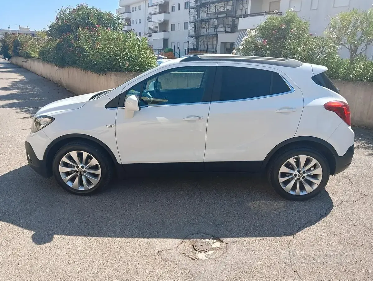 Usata Opel Mokka Cosmo 131 CV (96 kW) 2015 Bianco SUV