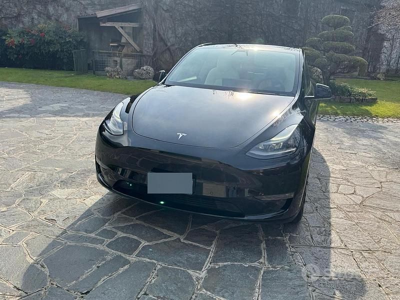 Usata Tesla Model Y 250 kW (340 CV) 2022 Nero SUV