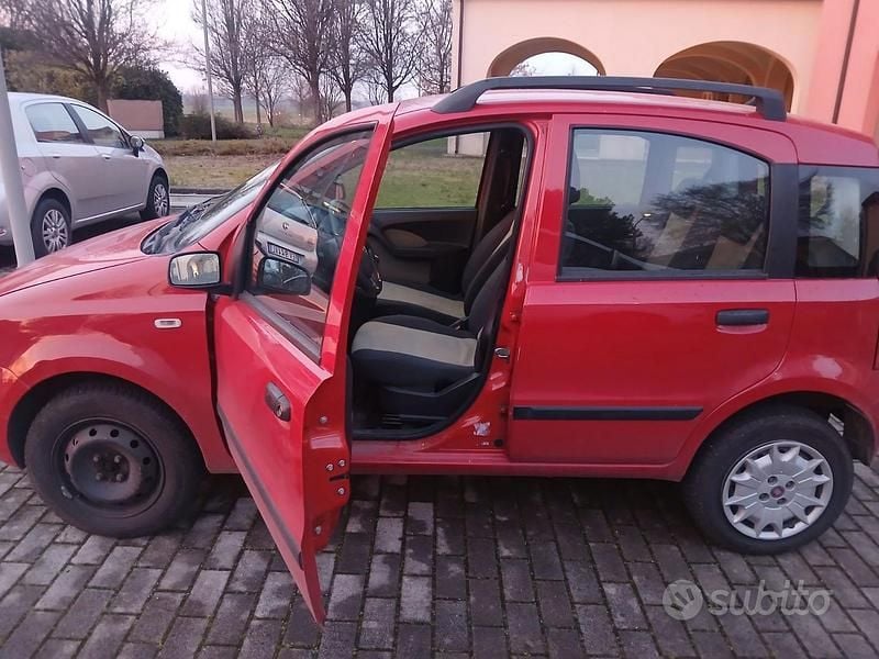 Usata Fiat Panda 77 CV (56 kW) 2007 Rosso Utilitaria