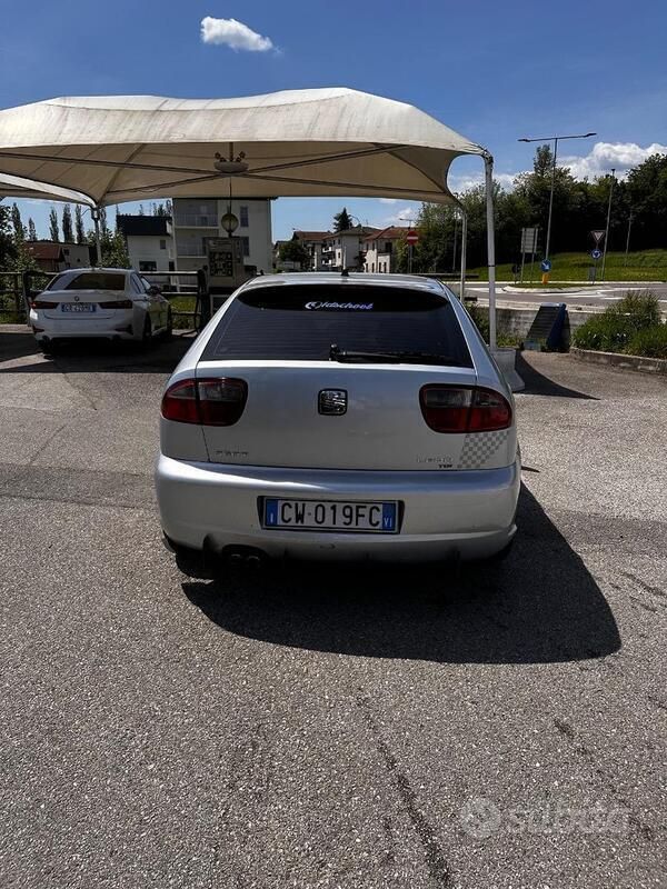 Usata Seat Leon 130 CV (95 kW) 2005 Grigio Berlina