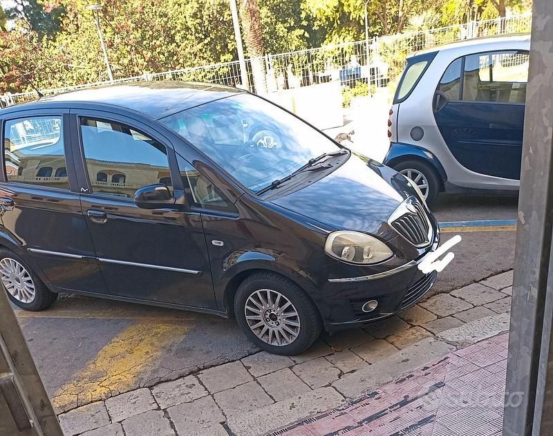 Usata Lancia Musa 2011 Nero Monovolume